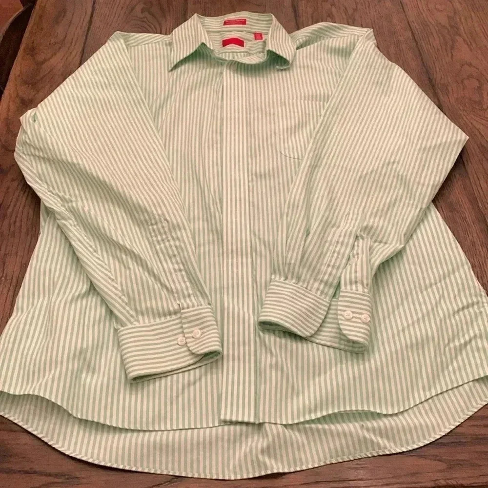 Izod men’s dress shirt, Large. Like new condition.